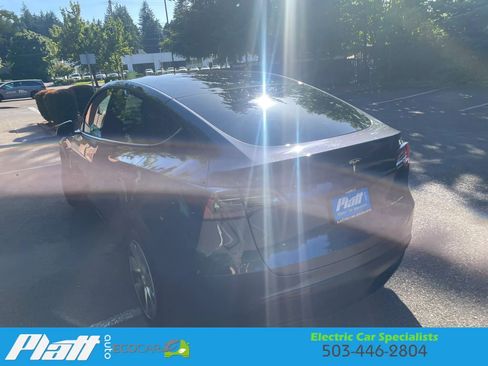 Used 2023 Tesla Model Y Long Range AWD/4WD image 5