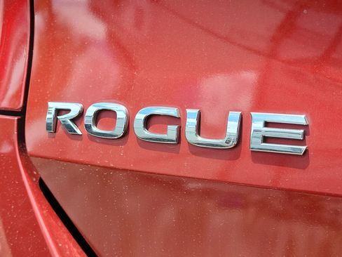 Used 2014 Nissan Rogue S FWD image 10