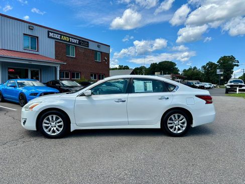 Used 2015 Nissan Altima 2.5 S w/ Power Driver Seat Package FWD image 5