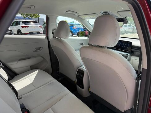 Used 2025 Hyundai Kona SEL FWD image 34