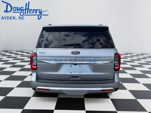 Used 2024 Ford Expedition Max Limited AWD/4WD image 4