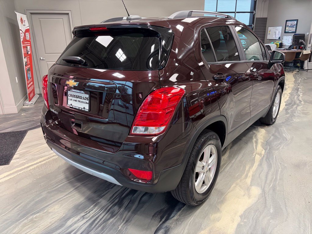 Used 2021 Chevrolet Trax LT w/ Premium Seat Package AWD/4WD image 28