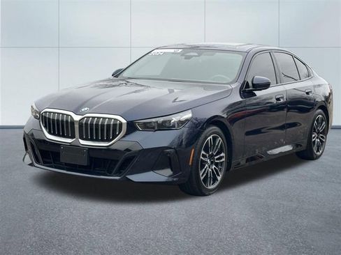 Certified 2025 BMW 530i xDrive w/ M Sport Package image 10