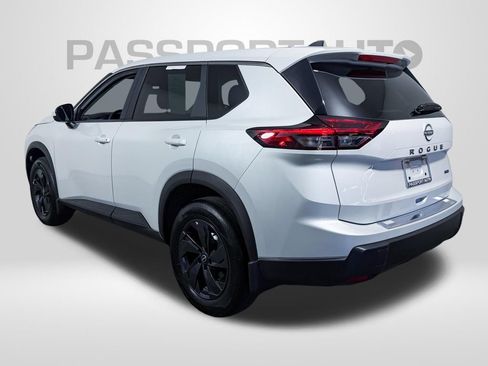 Certified 2026 Nissan Rogue SV w/ Cold Weather Package AWD/4WD image 5