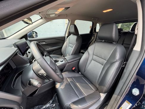 Used 2026 Nissan Rogue SL AWD/4WD image 34