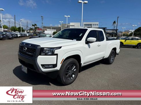 Used 2025 Nissan Frontier SV w/ SV Convenience Package RWD image 1