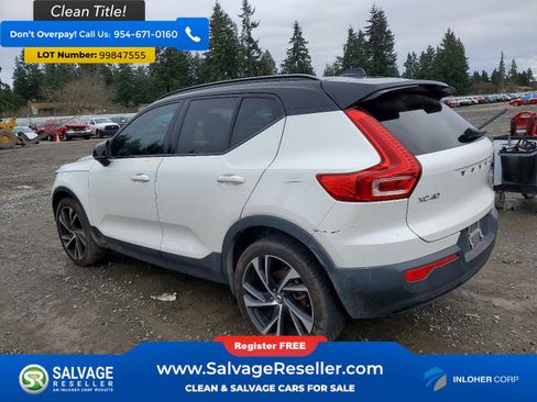 Used 2021 Volvo XC40 T5 R-Design image 3