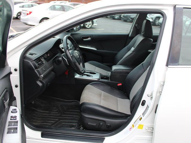 Used 2013 Toyota Camry SE FWD image 11