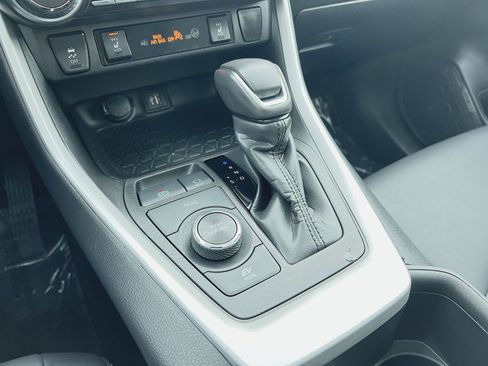 Used 2023 Toyota RAV4 XLE image 22