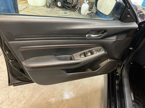 Used 2022 Nissan Altima 2.0 SR FWD image 15