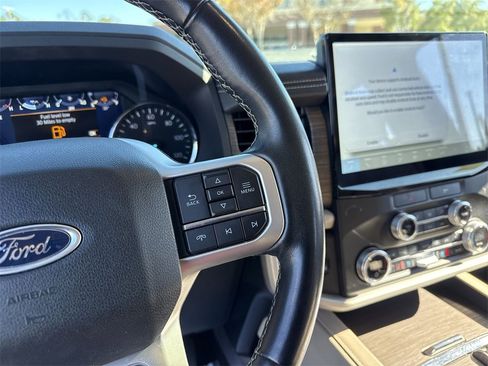 Used 2023 Ford Expedition Max Limited image 14