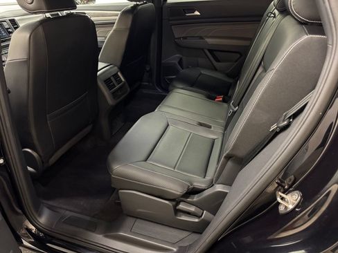 Used 2022 Volkswagen Atlas Cross Sport SE FWD image 30