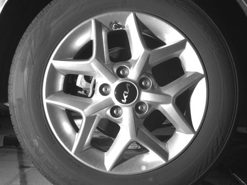 Used 2025 Kia Soul LX w/ LX Technology Package FWD image 15