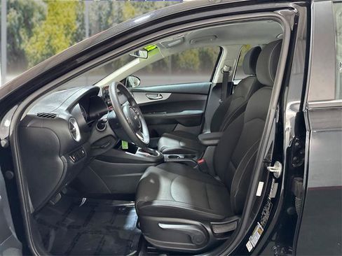 Used 2023 Kia Forte LXS FWD image 9