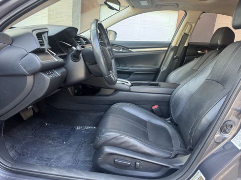 Used 2016 Honda Civic Touring image 17