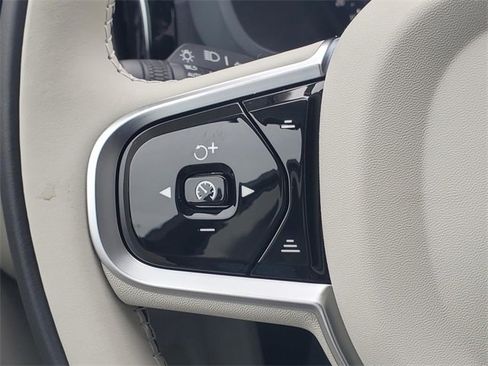 New 2026 Volvo XC60 B5 Ultra w/ Protection Package Premier image 18