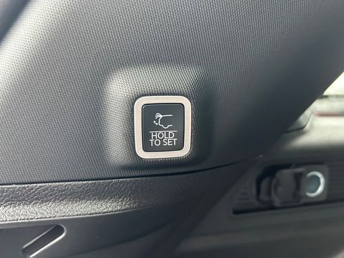 New 2025 Jeep Grand Cherokee Altitude image 28