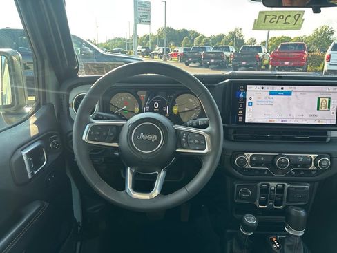 Used 2024 Jeep Wrangler Unlimited Sahara w/ Safety Group AWD/4WD image 32