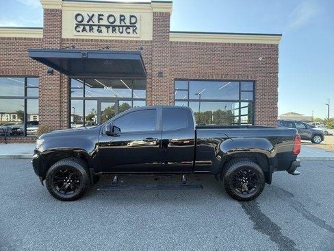 Used 2021 Chevrolet Colorado Z71 w/ Z71 Midnight Edition AWD/4WD image 3