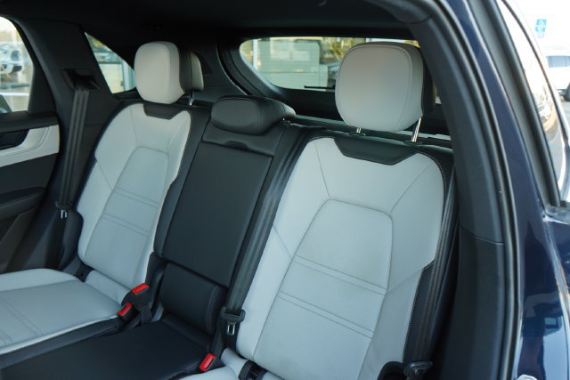 Used 2024 Porsche Cayenne AWD/4WD image 28