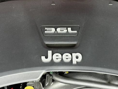 Used 2020 Jeep Wrangler Unlimited Sport AWD/4WD image 34