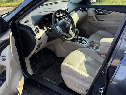 Used 2016 Nissan Rogue SL w/ SL Premium Package