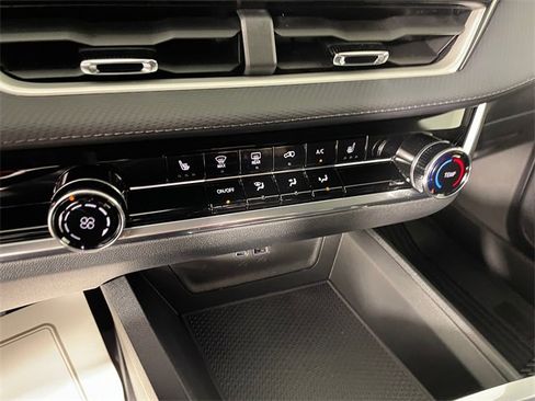 New 2026 Chevrolet Equinox LT image 6