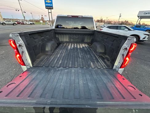 Used 2021 Chevrolet Silverado 1500 RST image 19