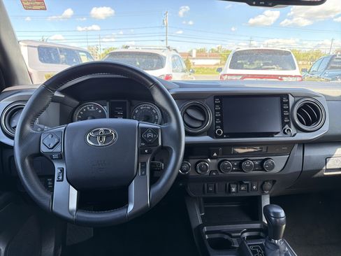 Used 2023 Toyota Tacoma TRD Off-Road AWD/4WD image 14