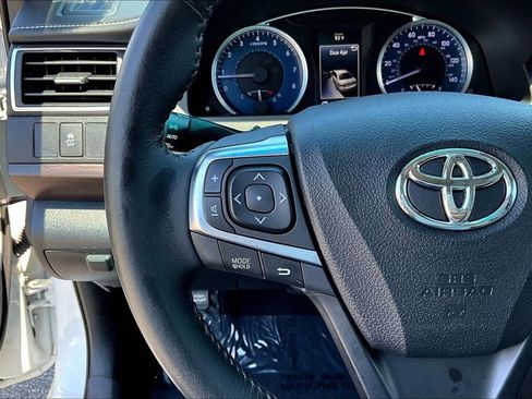 Used 2017 Toyota Camry XLE FWD image 13