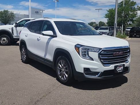 Used 2024 GMC Terrain SLT AWD/4WD image 14