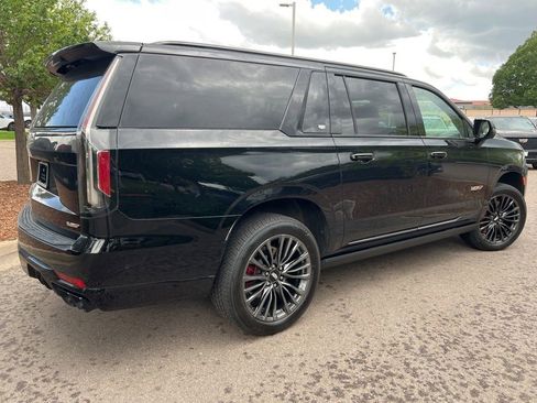 Used 2023 Cadillac Escalade ESV V w/ LPO, Floor Liner Package AWD/4WD image 11