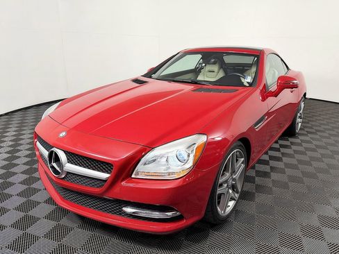 Used 2015 Mercedes-Benz SLK 250 image 3