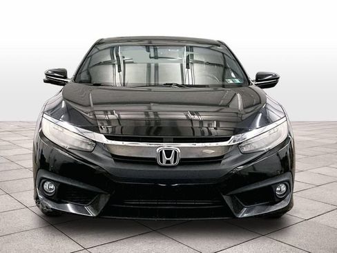 Used 2017 Honda Civic Touring image 3