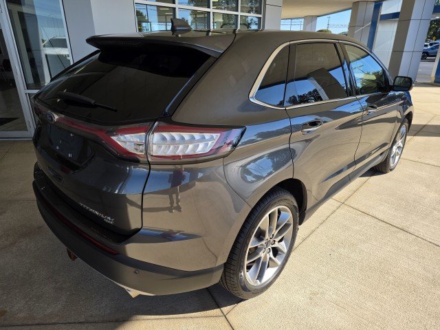 Used 2018 Ford Edge Titanium w/ Equipment Group 301A AWD/4WD image 18