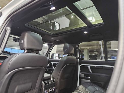 Used 2024 Land Rover Defender 130 X-Dynamic SE image 26