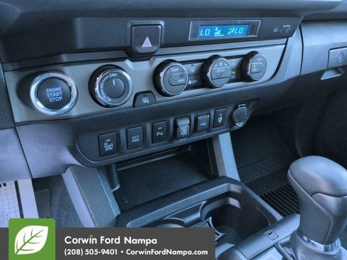 Used 2023 Toyota Tacoma TRD Sport w/ Technology Package AWD/4WD image 17