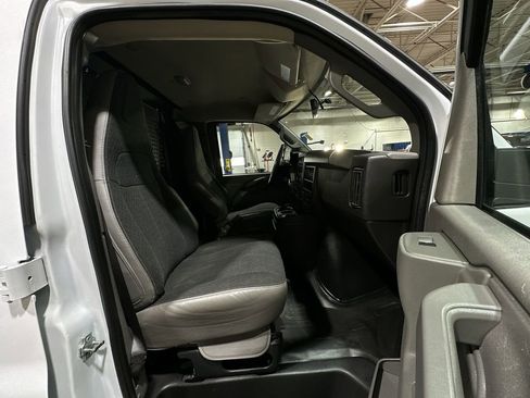 Used 2024 GMC Savana 2500 w/ Driver Convenience Package image 22