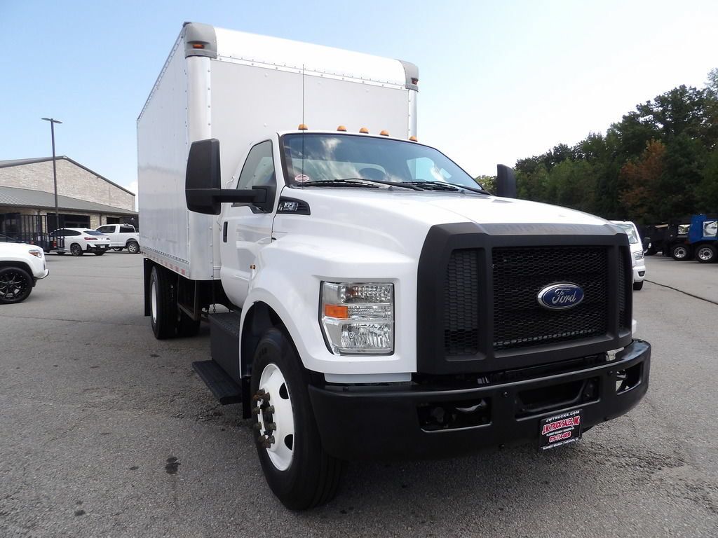Used 2017 Ford F650 2WD Regular Cab Super Duty image 9