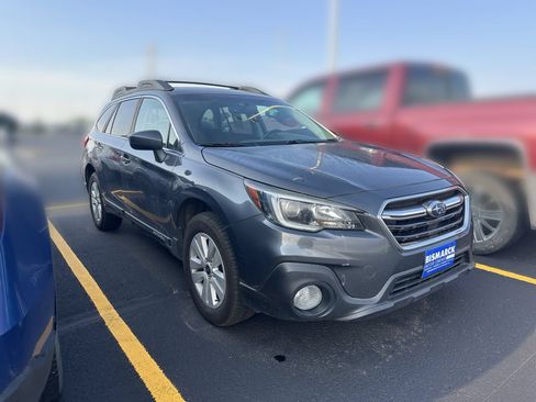 Used 2018 Subaru Outback 2.5i Premium w/ Popular Package #1 AWD/4WD image 2