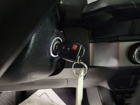 Used 2022 Toyota Tacoma SR image 16