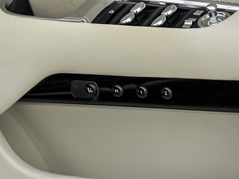 Used 2015 Rolls-Royce Wraith RWD image 14
