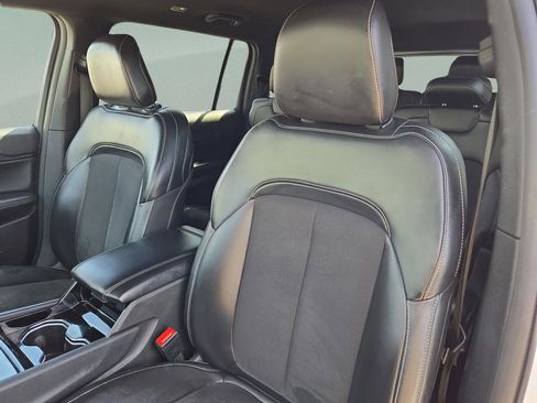 Used 2023 Jeep Grand Cherokee L Laredo image 32