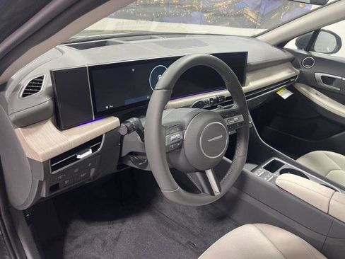 New 2025 Hyundai Sonata Limited image 9