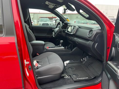 Used 2019 Toyota Tacoma TRD Off-Road image 27