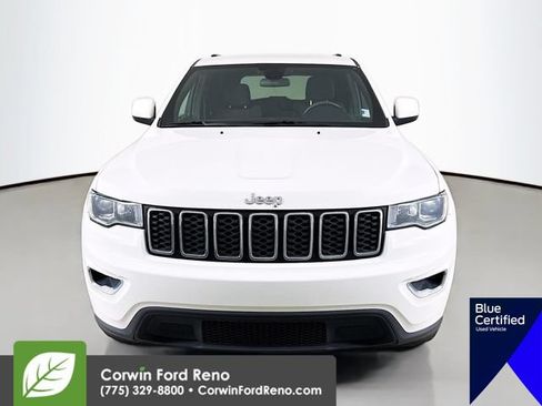 Used 2019 Jeep Grand Cherokee Laredo AWD/4WD image 2