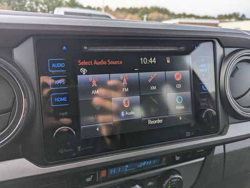 Used 2016 Toyota Tacoma TRD Off-Road image 20