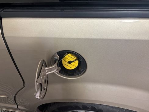 Used 2015 Dodge Grand Caravan SXT w/ UConnect Hands-Free Group image 38