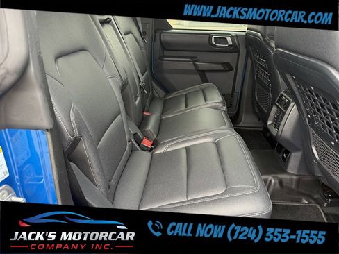 Used 2025 Ford Bronco Badlands image 29
