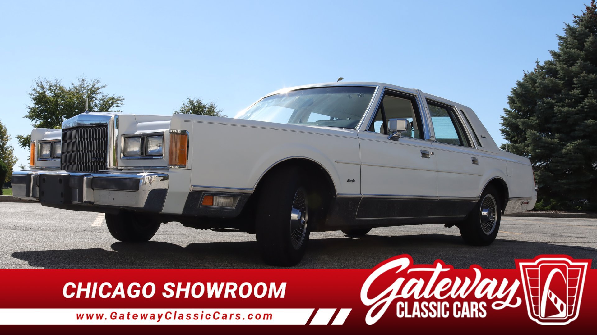 Used 1989 Lincoln Town Car Signature RWD image 1